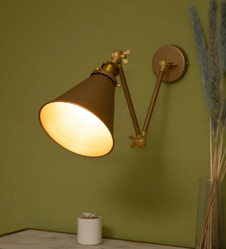 Mimmic Gold Wall Sconce